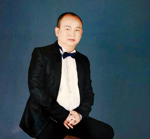 陈伟国1.jpg