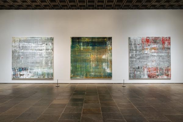 展览现场的“笼”系列（2006年）中的三幅.jpg
