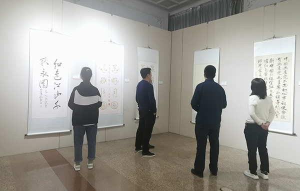 参观展览现场照片 (1).jpg