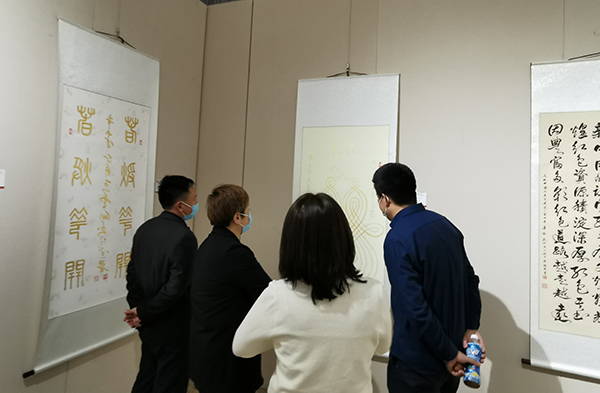 参观展览现场照片 (2).jpg